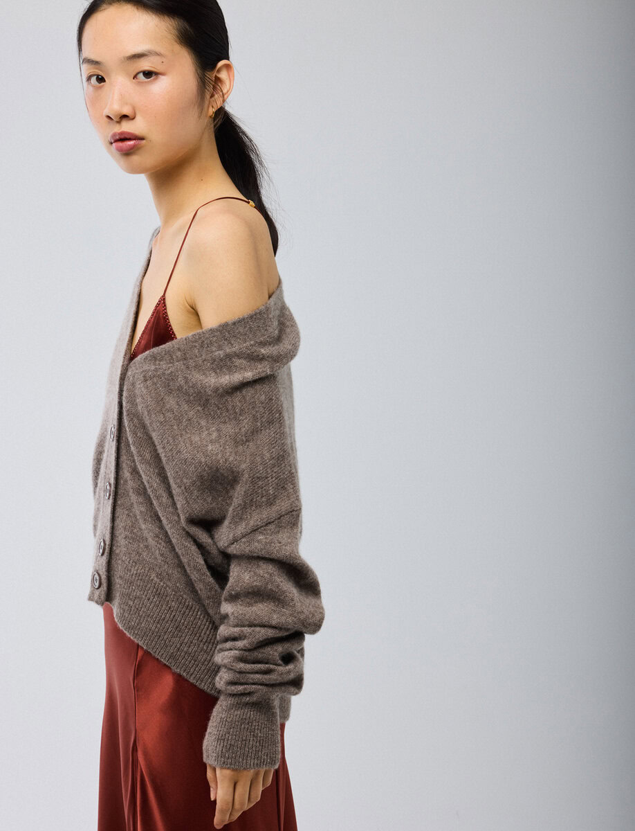 V BUTTON SWEATER – תמונה 3