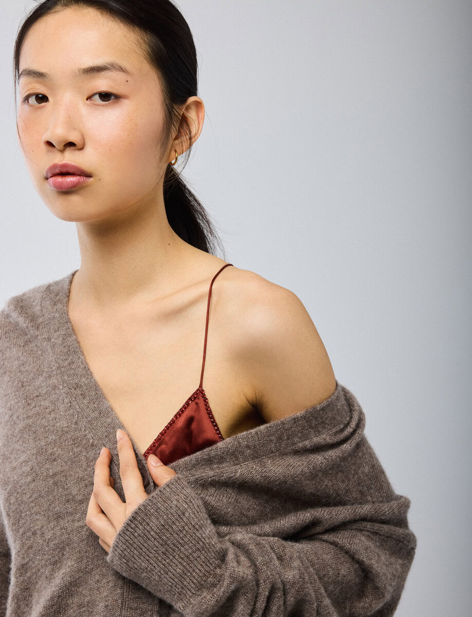 V BUTTON SWEATER – תמונה 5