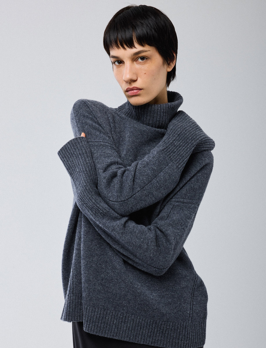 T NECK LONG SLEEVES SWEATER