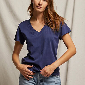 HENDRIX COTTON BOXY V NECK TEE