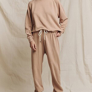 THE COLLEGE SWEATSHIRT