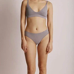 ULTRA-FINE MID-RISE THONG 1352