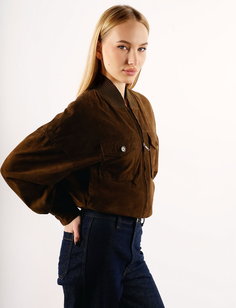 CAMILLA SUEDE BOMBER JACKET | KHAKI – תמונה 13