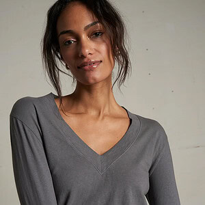 FIONA LONG SLEEVE V NECK SHIRT