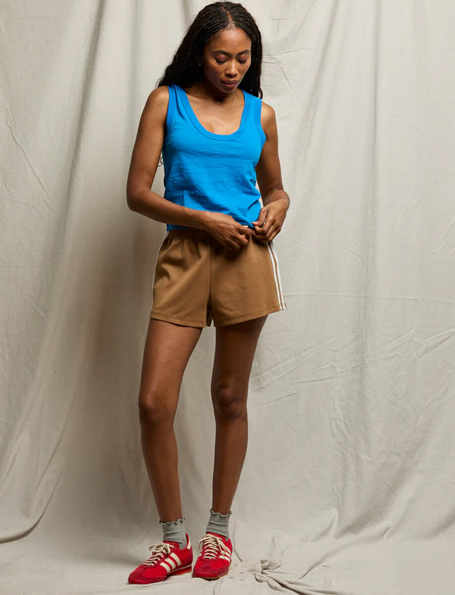 MIKAYLA PUREFORM SPORT SHORT WITH SIDE STRIPE – תמונה 9
