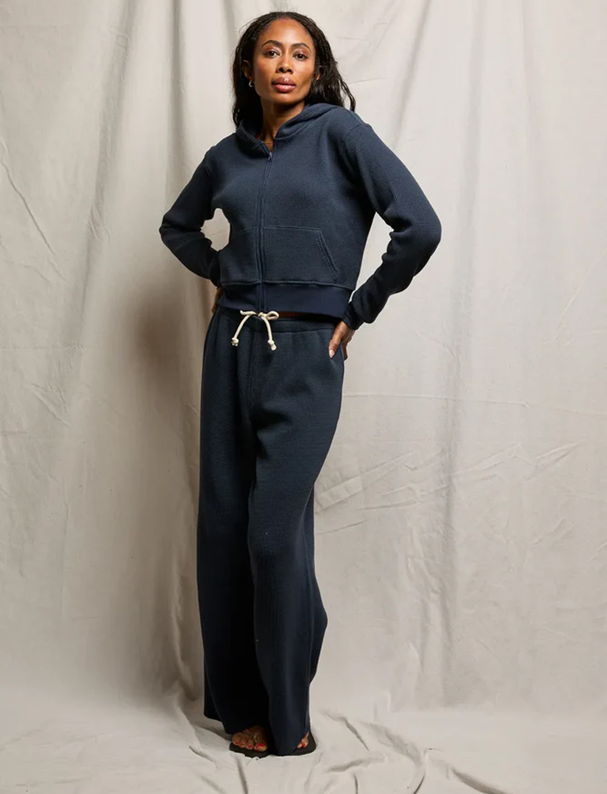 INEZ WAFFLE RELAXED ZIP UP CROPPED HOODIE