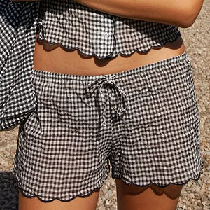 SCALLOPED LOW-RISE SHORT | BLACK /WHITE GINGHAM