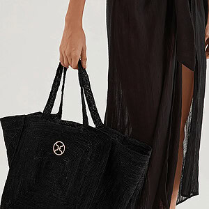 VIX PYRAMID BAG | BLACK