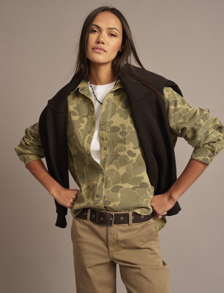 GIA SHIRT | CAMO GREEN – תמונה 3