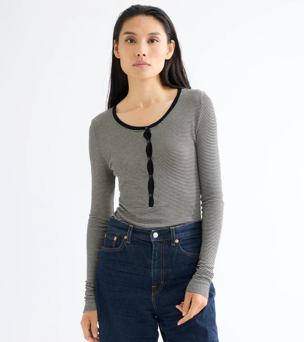 LONG SLEEVE SCOOP BUTTON SHIRT
